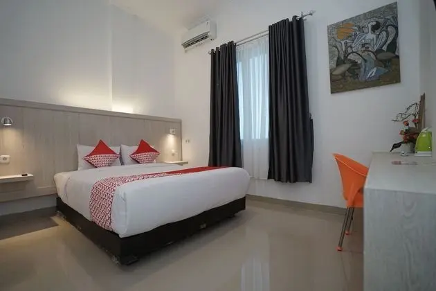 Oyo 1299 Max To U Hotel