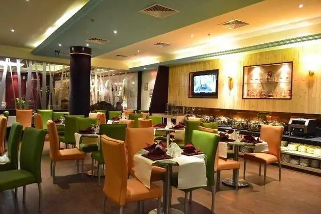 OYO 130 Phoenix Hotel
