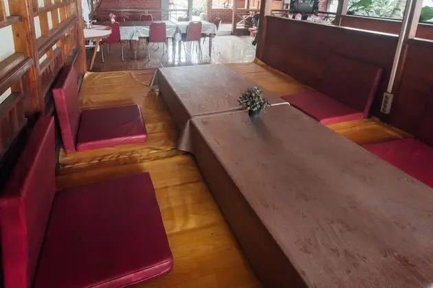 OYO 1300 Crecia Guest House - Lobi