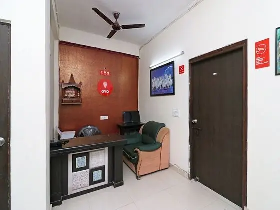 OYO 13046 The City Hospitality - Lobi
