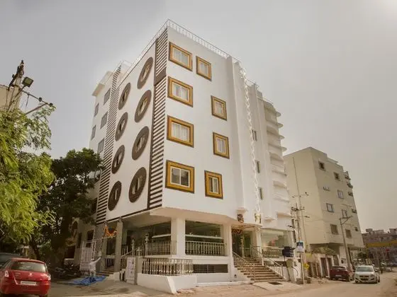 OYO 13062 Kamala Residency-Inn - 1