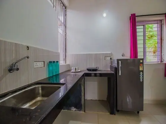 OYO 13098 Home Cozy Studio Near Uddo Beach - Mutfak