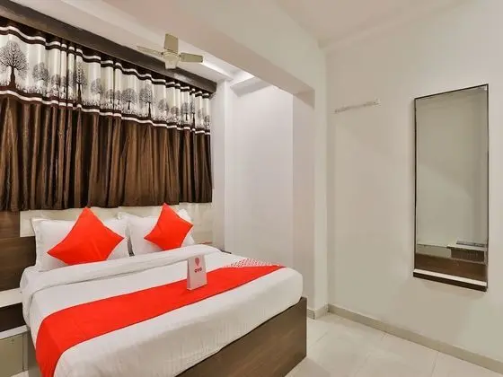 OYO 13141 Aniket Inn