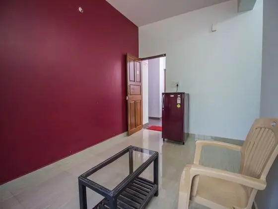 OYO 13147 Home Studio With Balcony Morjim Beach - Lobi