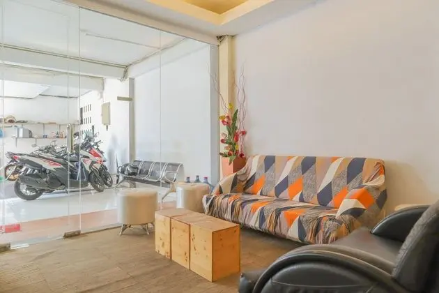OYO 1317 Pinnus Residence Syariah - Lobi
