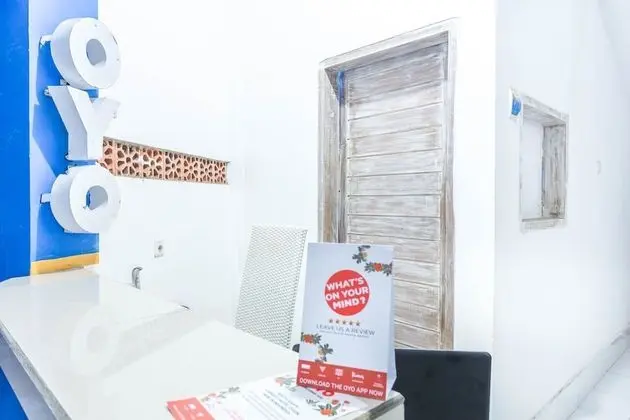 OYO 1324 White House - Lobi