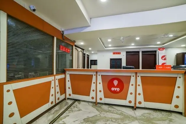 OYO 13251 Hotel Three Castles Deluxe - Lobi