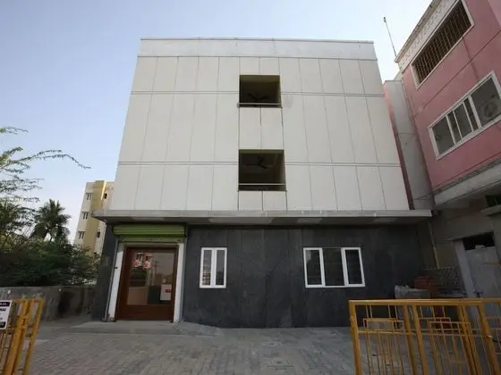 OYO 13302 Hotel Ashvattha - Dış Mekan