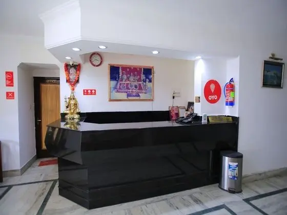 OYO 13326 Gupta Palace - Lobi