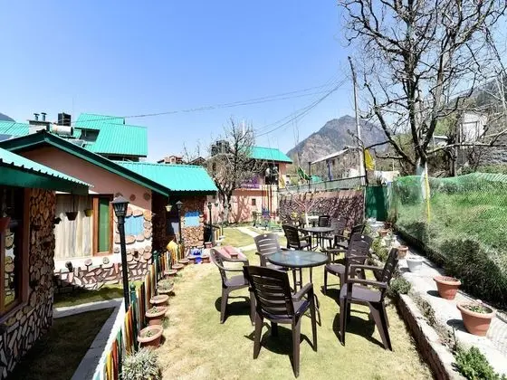 OYO 13348 Home Exotic 2BHK Naggar Road - Yerinde Yemek