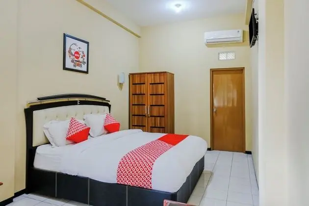 Oyo 1342 Uniga Malang Family Residence