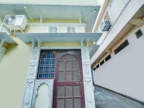 OYO 13507 Home Heritage Stay Near City Palace