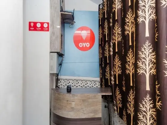 OYO 13540 Golden Palace - Lobi