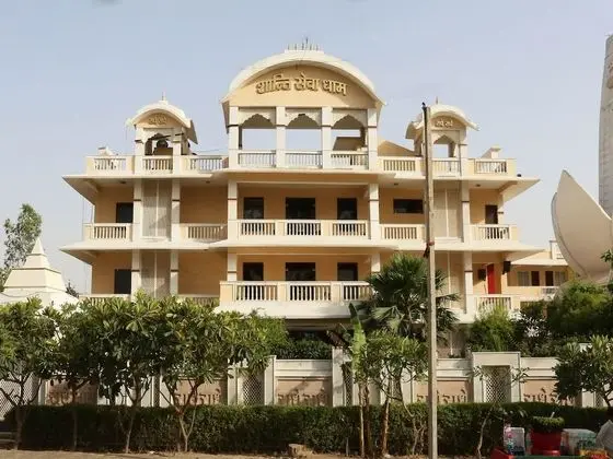 OYO 13564 Near Prem Mandir