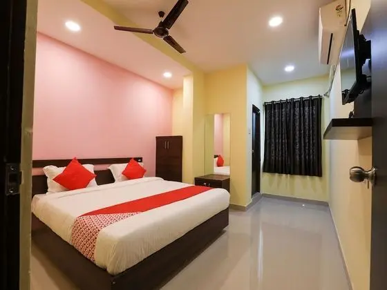 OYO 13569 Virat Residency