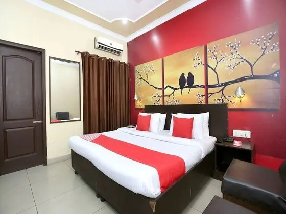 OYO 1357 Hotel Midland