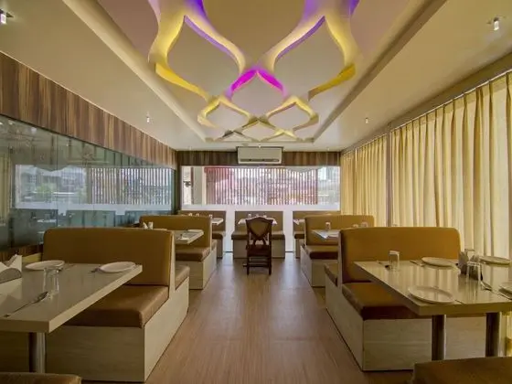 OYO 13584 Hotel Ruchi - Yerinde Yemek