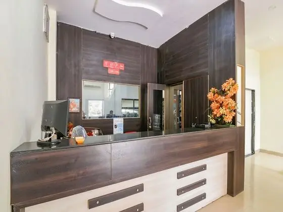 OYO 13810 Hotel The Gentleman - Lobi