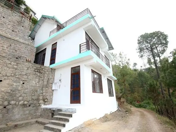 OYO 13878 Home Spacious 3BHK Kumarhatti - Dış Mekan