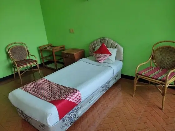 OYO 1389 Hotel Carissima