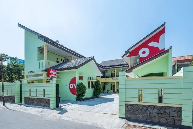 Oyo 1399 Cemara Residence