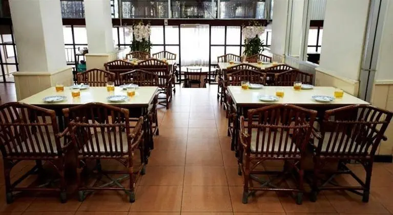 OYO 140 The Krungkasem Srikrung Hotel