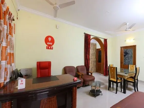 OYO 14091 Surabhi House Stays and Resorts - Lobi