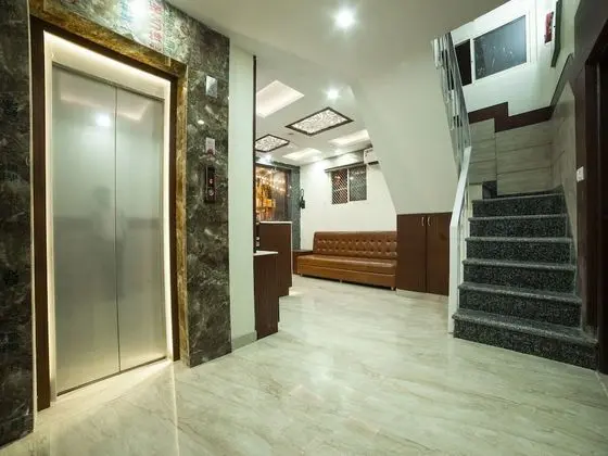 OYO 14136 hotel toto international - Lobi