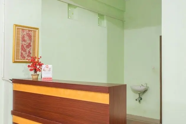 OYO 1419 Rhona Guest House Syariah - Lobi