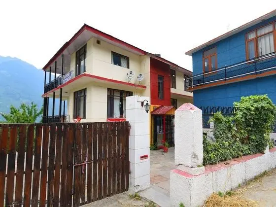 OYO 14257 Home Pleasant Family Studio at Prini