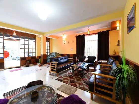 OYO 14257 Home Pleasant Family Studio at Prini - İç Mekan