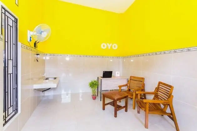 OYO 1427 Azzahra Guest House - Lobi