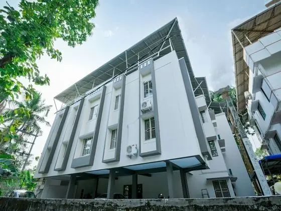 OYO 14271 Modern Studio Near Lulu Mall - Öne Çıkan Resim