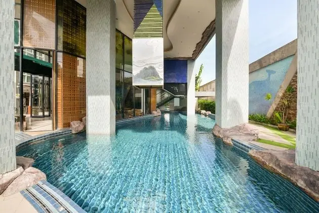 OYO 143 Dday Resotel Pattaya Hotel - Havuz