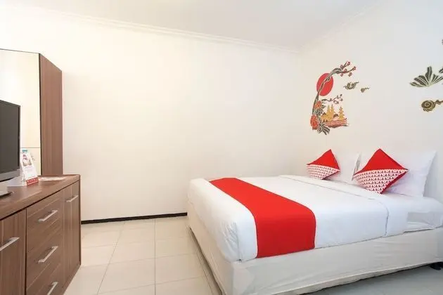 OYO 143 Dukuh Kupang Residence - Oda