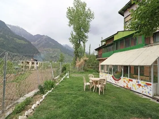 OYO 14300 Home Pleasant 3BHK Mount View Cottage, Prini