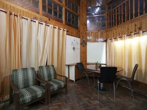 OYO 14300 Home Pleasant 3BHK Mount View Cottage, Prini - Lobi