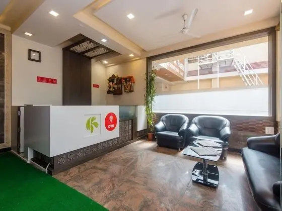 OYO 14376 Royal Park Residency - Lobi