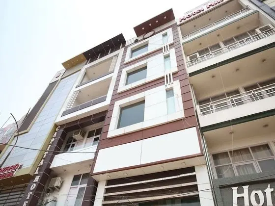 OYO 14515 Hotel Paras Regency