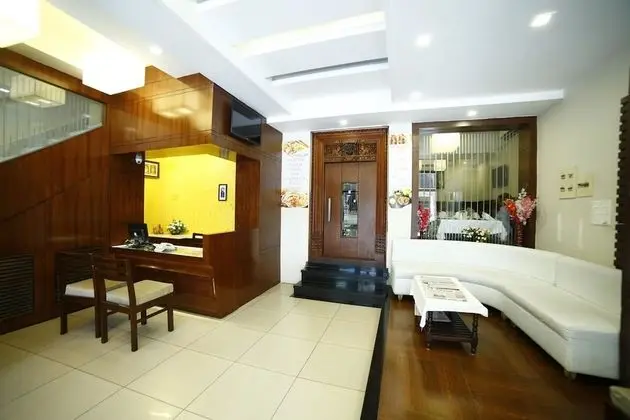 OYO 1456 Hotel Raj Classic Inn - Lobi