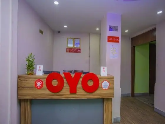 OYO 146 Somewhere Hotel & Restaurant - Lobi