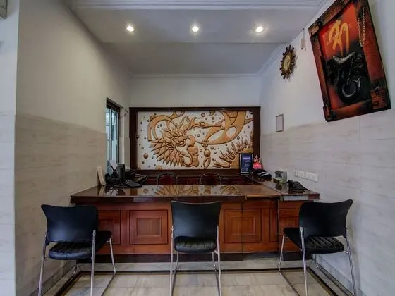 OYO 14670 Saaket Residency - Lobi