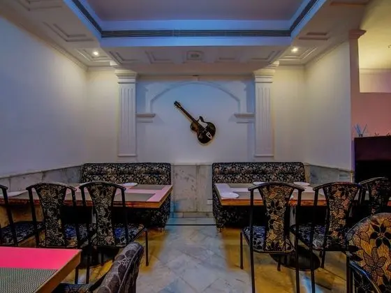 OYO 14670 Saaket Residency - Yerinde Yemek