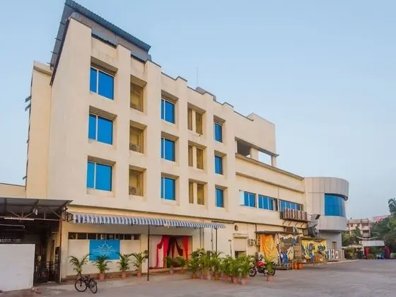OYO 14699 Hotel Nakshatra Regency