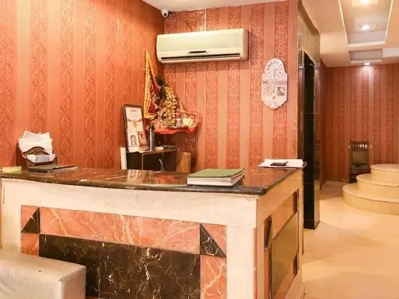 OYO 14721 Hotel Vishesh Continental - Lobi