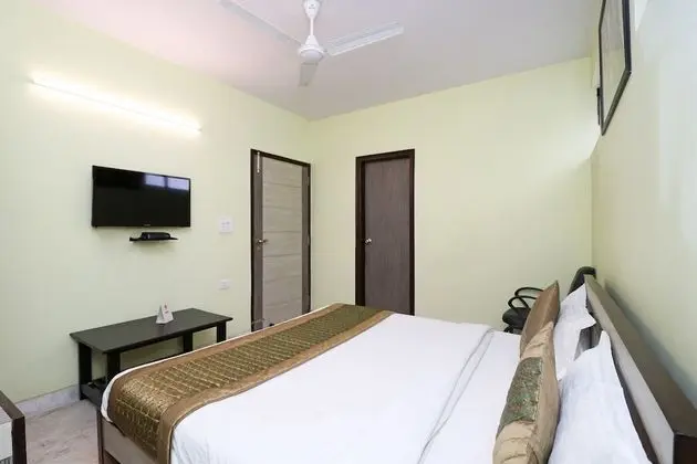 OYO 14723 Diamond Deluxe