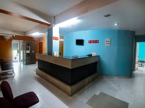 OYO 14737 LG Towers - Lobi