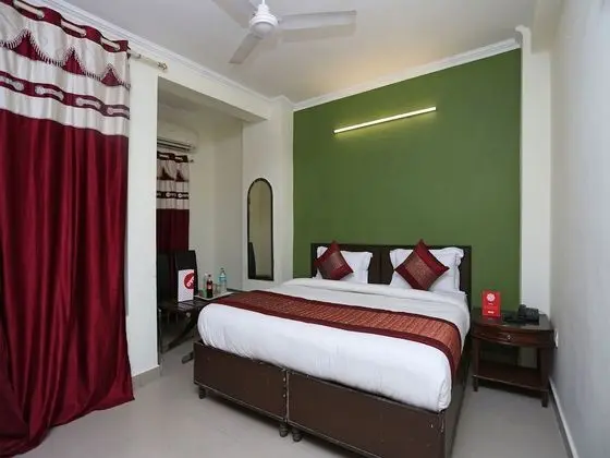 OYO 14746 Delhi Residency