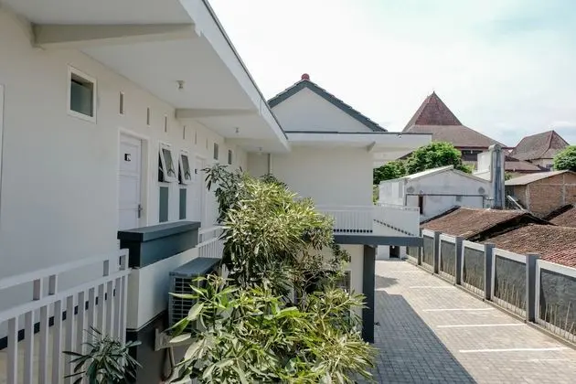 OYO 1475 Oemah Jawa Family Residence