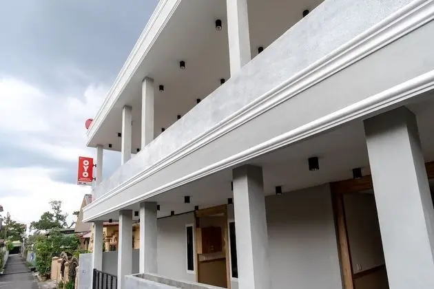 OYO 1476 Asoka Family Residence Syariah - Dış Mekan